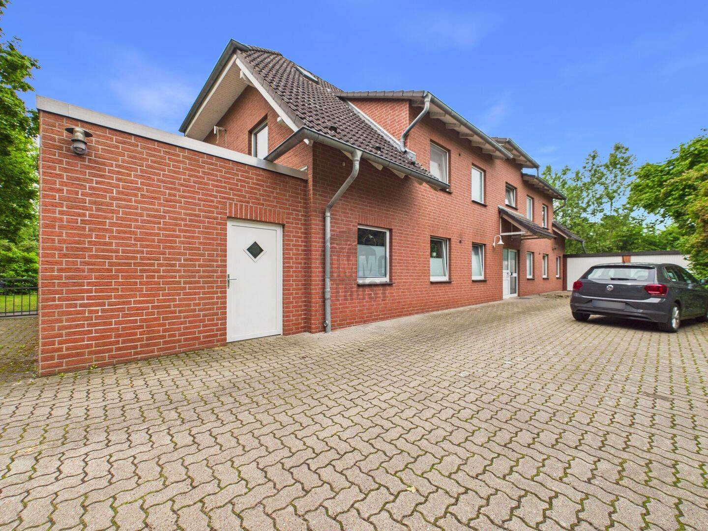 Voll vermietet und bestens gepflegt – Ertragsstarkes Vierfamilienhaus mit Zukunft!, 38536 Meinersen