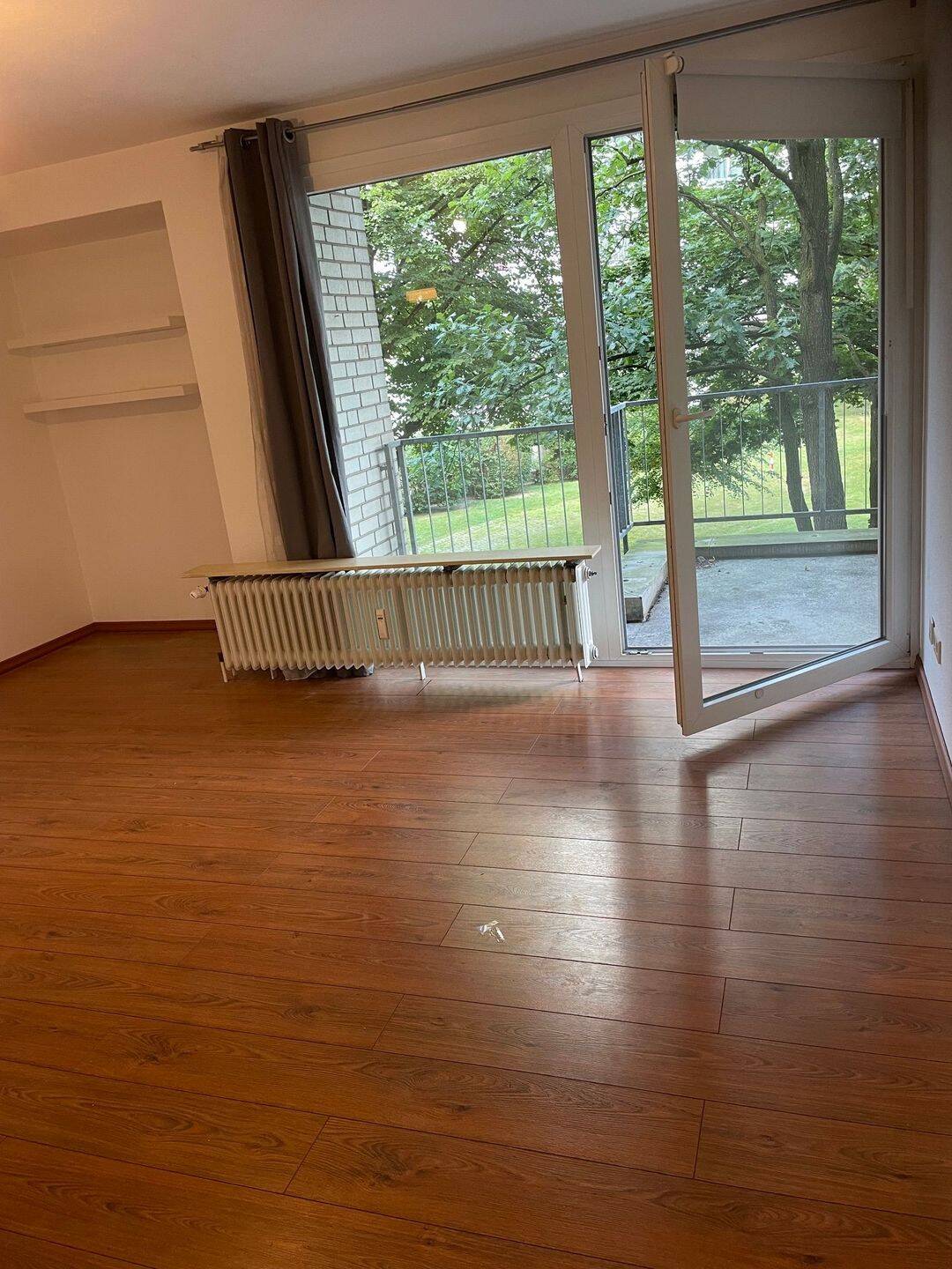 Schöne Wohnung mit großen Balkon 200 Meter bis zur Außenalster, 22301 Hamburg (Hamburg-Nord Winterhude)