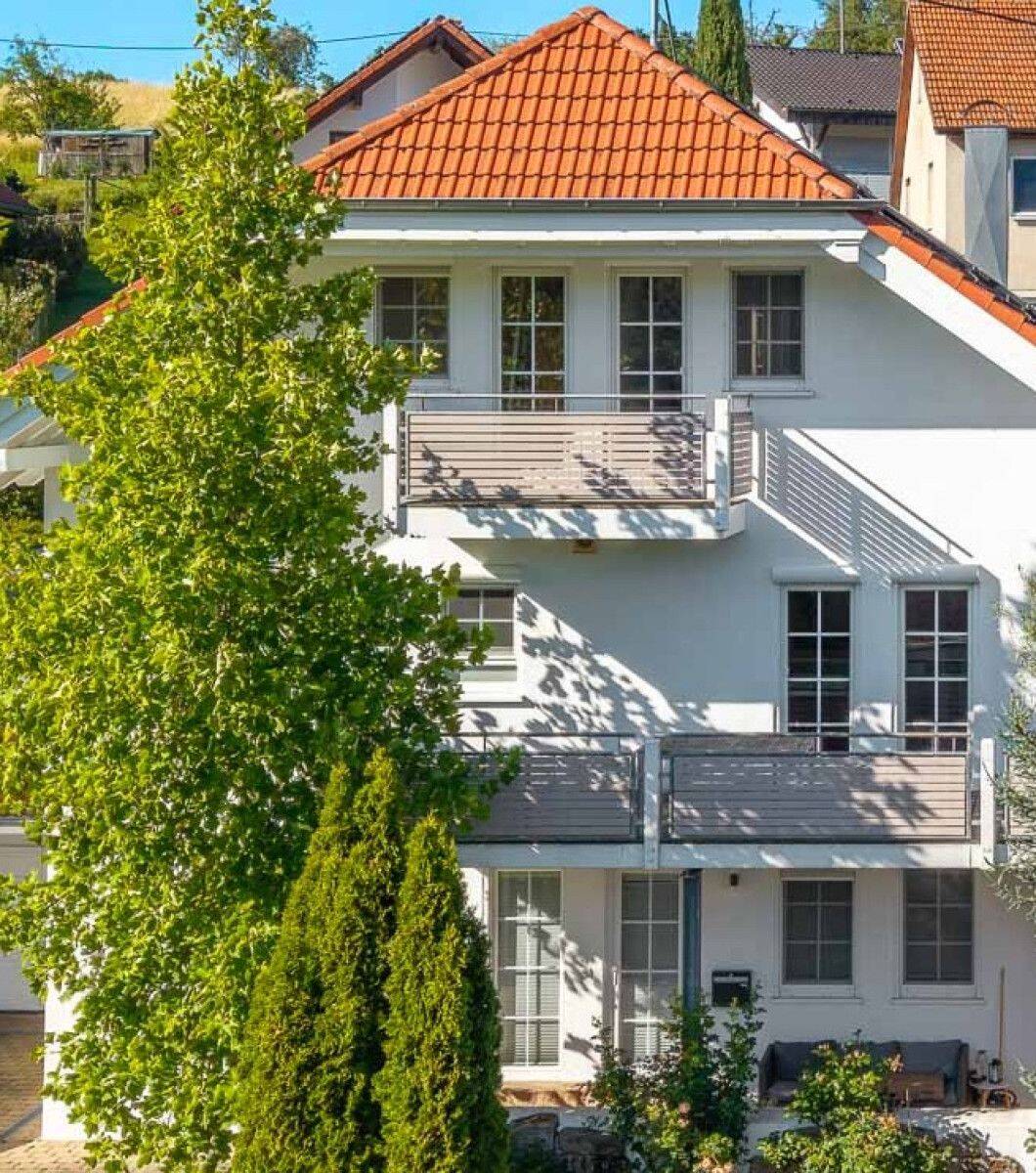 Viel Platz für die Familie: Modernes Wohnhaus mit separater Einliegerwohnung, 73663 Berglen