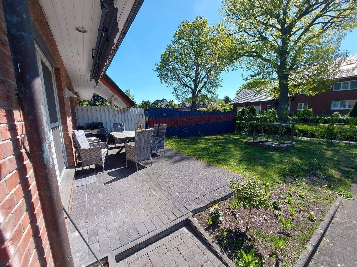 Charmante Doppelhaushälfte mit Garten, Keller und Garage in ruhiger Lage von Salzkotten-Mantinghausen !, 33154 Paderborn