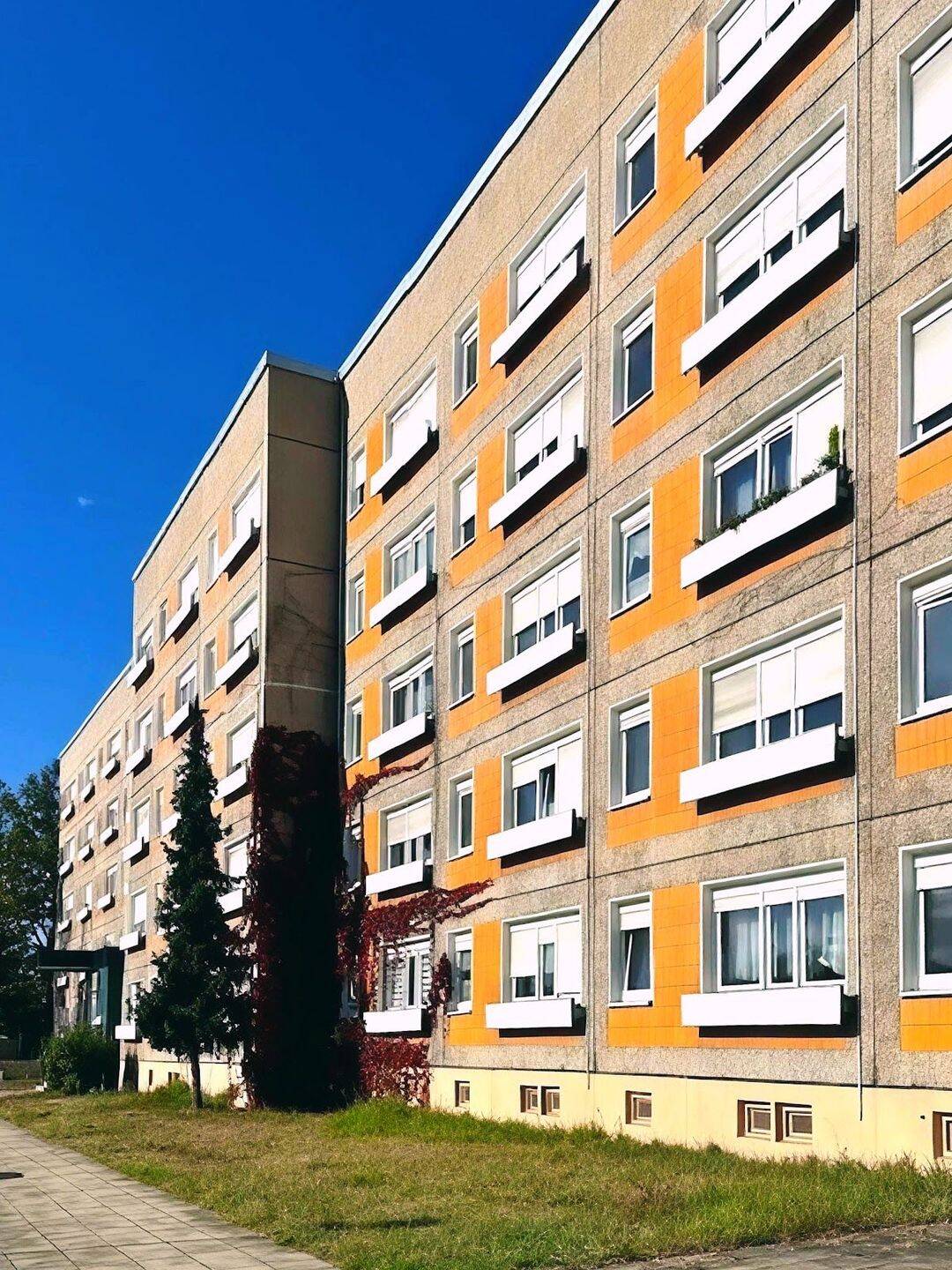 Azubis aufgepasst! Bezugsfertige 1-Raumwohnung mit Aufzug, 2977 Hoyerswerda