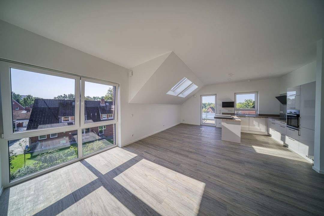 Einziehen und wohlfühlen: Hochwertige 5-Zimmer-Wohnung mit Balkon Am Hohenwedel, 21682 Stade
