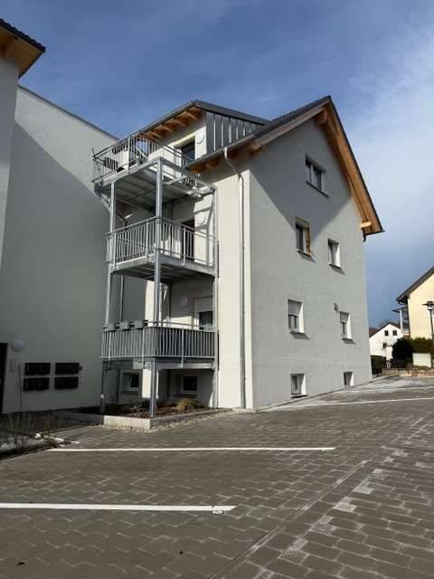 Top-Investment: Vermietete 3-Zimmer-Wohnung mit Balkon zzgl. Stellplatz!, 94351 Feldkirchen