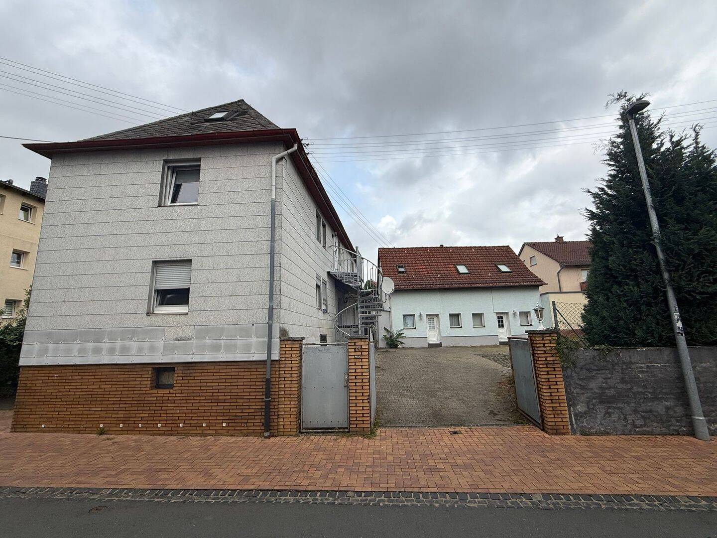 Gästehaus-Ensemble in zentraler Lage von Steinbach, 61449 Steinbach (Taunus)