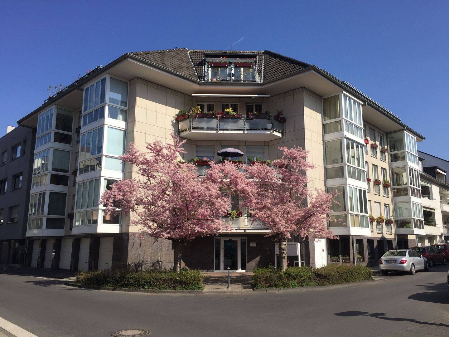 Bonn-Beuel: Attraktives Gartenappartement – direkte Rheinlage, 53225 Bonn (Beuel Geislar Schwarzrheindorf Vilich Vilich-Rheindorf)