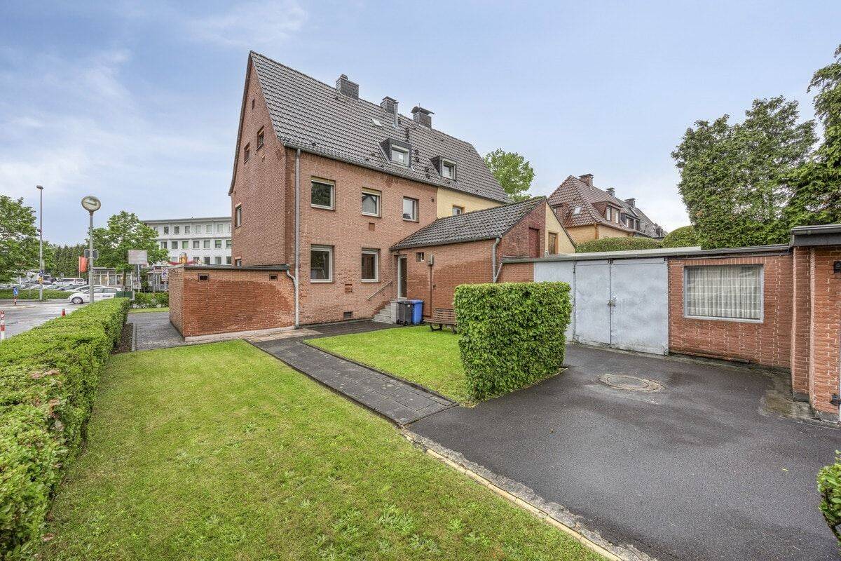Raum für Ihre Ideen – Charmante Doppelhaushälfte auf großzügigem Grundstück, 51373 Leverkusen (Bürrig Küppersteg Rheindorf Wiesdorf)