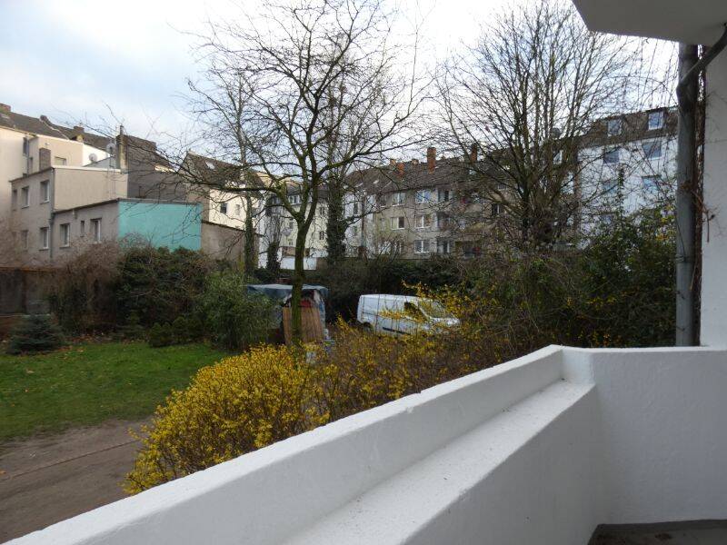 Helle Erdgeschosswohnung mit Balkon mit Blick ins Grüne in Flingern-Süd, 40233 Düsseldorf (Flingern Nord Flingern Süd Lierenfeld Oberbilk Stadtmitte)