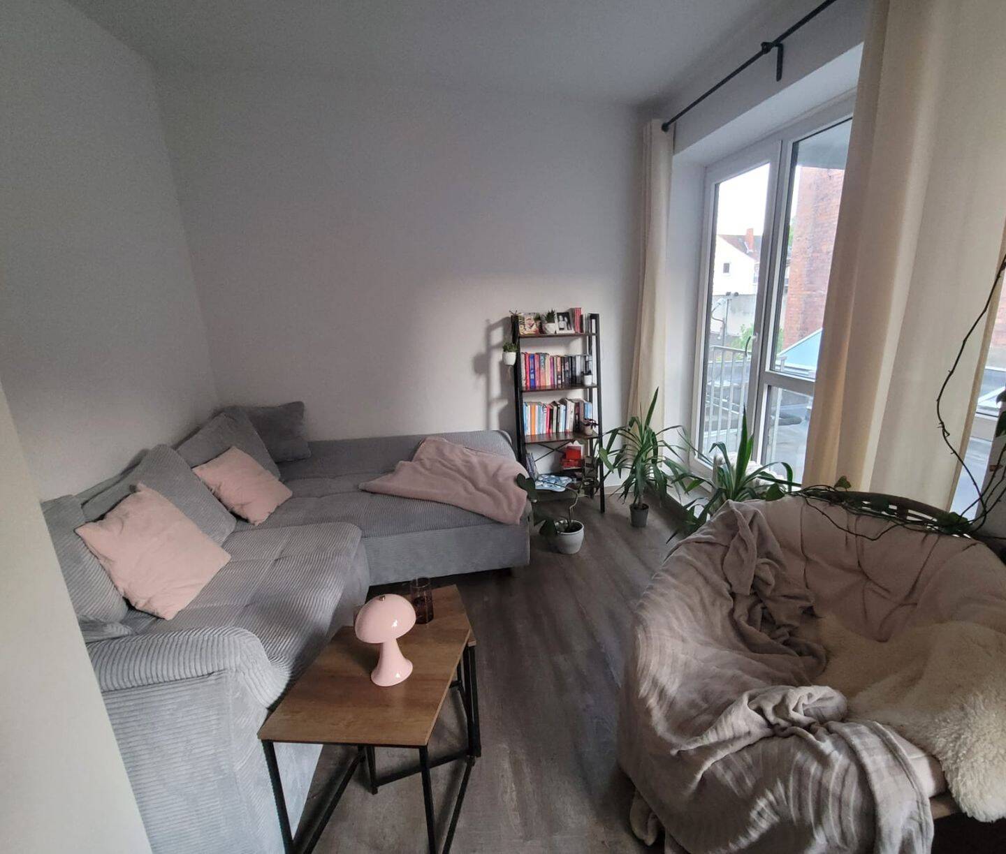 Schöne und gemütliche 1,5 Zimmer Wohnung in guter Lage in Hannover-Döhren, 30519 Hannover