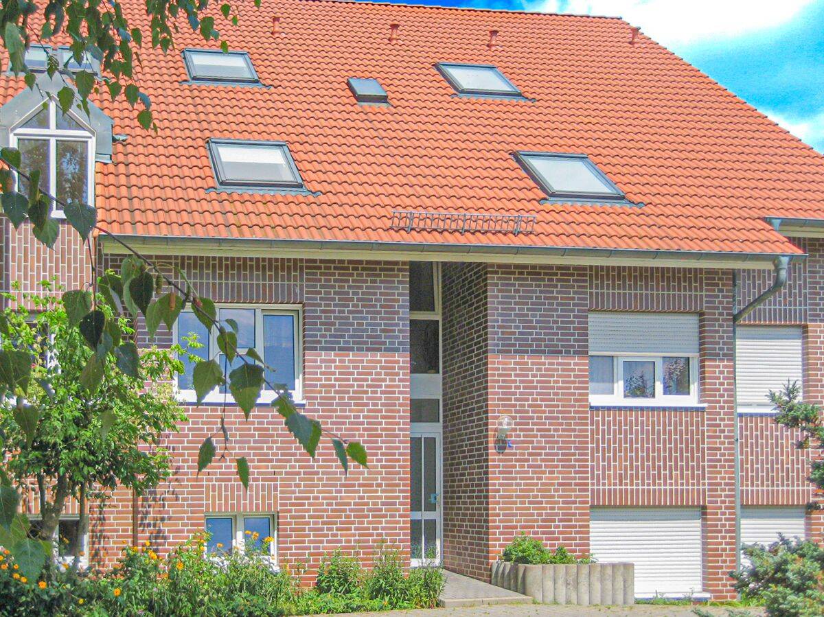 Ertragsstarkes Immobilienpaket – 6 Vermietete Wohnungen in Gepflegter Wohnanlage, 3054 Cottbus (Döbbrick Skadow)
