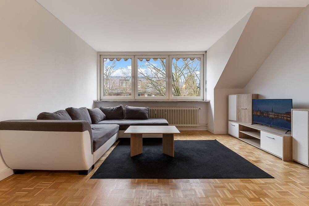 Attraktive 2,5-Zimmer-Wohnung in Hamburg-Niendorf, 22459 Hamburg (Eimsbüttel Niendorf Schnelsen)