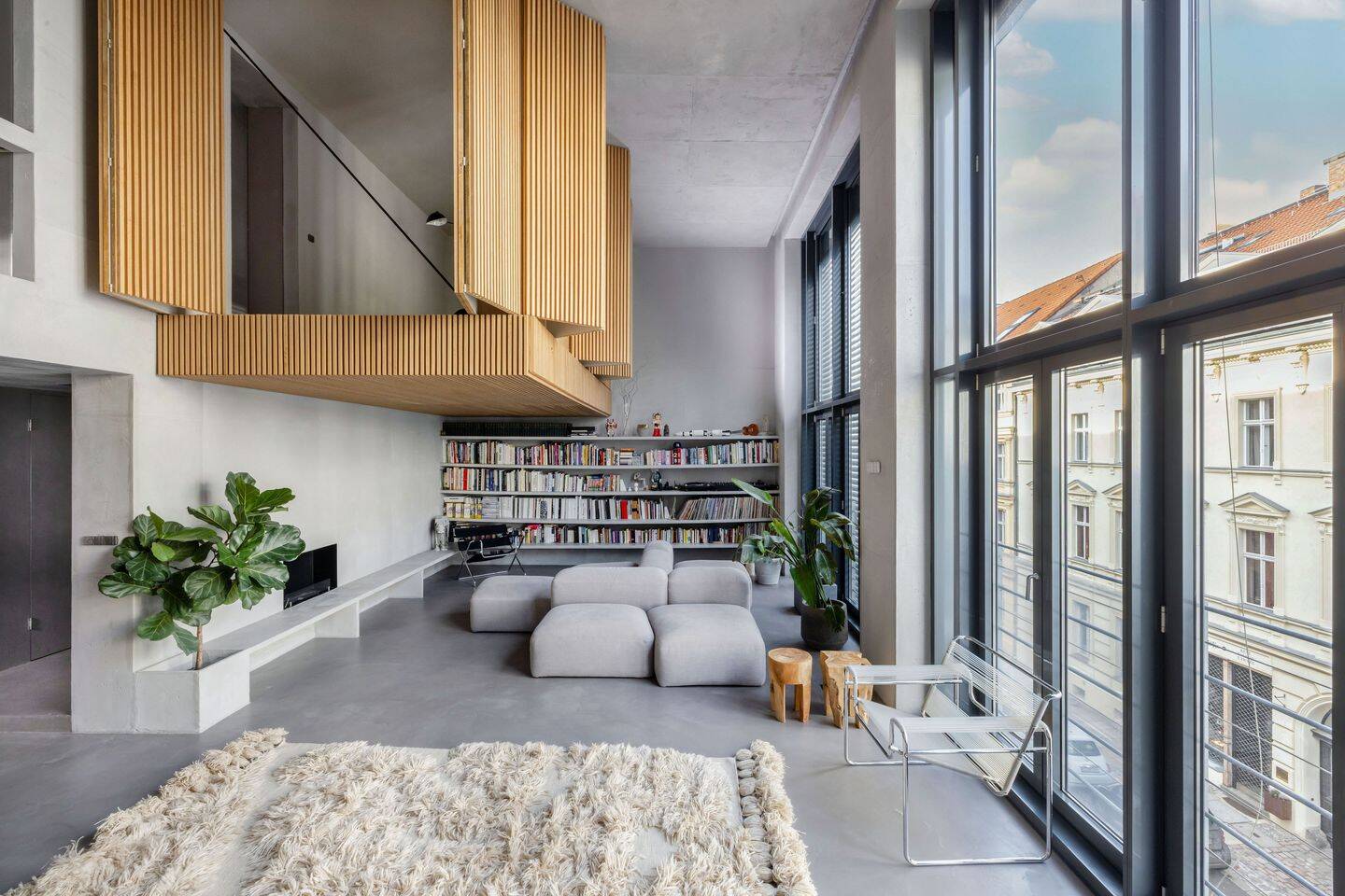 Architektur in skulpturaler Klarheit – Ein Loft als Raumkunstwerk