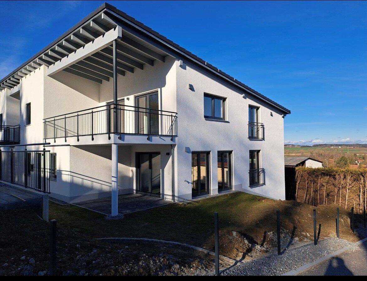 Neuwertige 3-Zimmer Wohnung mit großem Balkon in ruhiger Lage!, 94428 Eichendorf