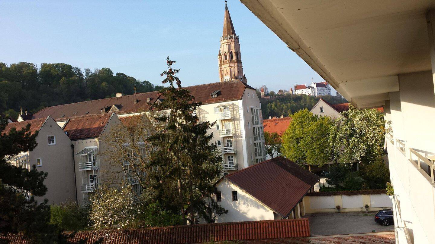 ohne Makler: innenstadtnahe 1-Zimmer-Whg ++ 62m² ++ großer Balkon ++ hohe Mietrendite, 84028 Landshut (Altstadt Peter und Paul)