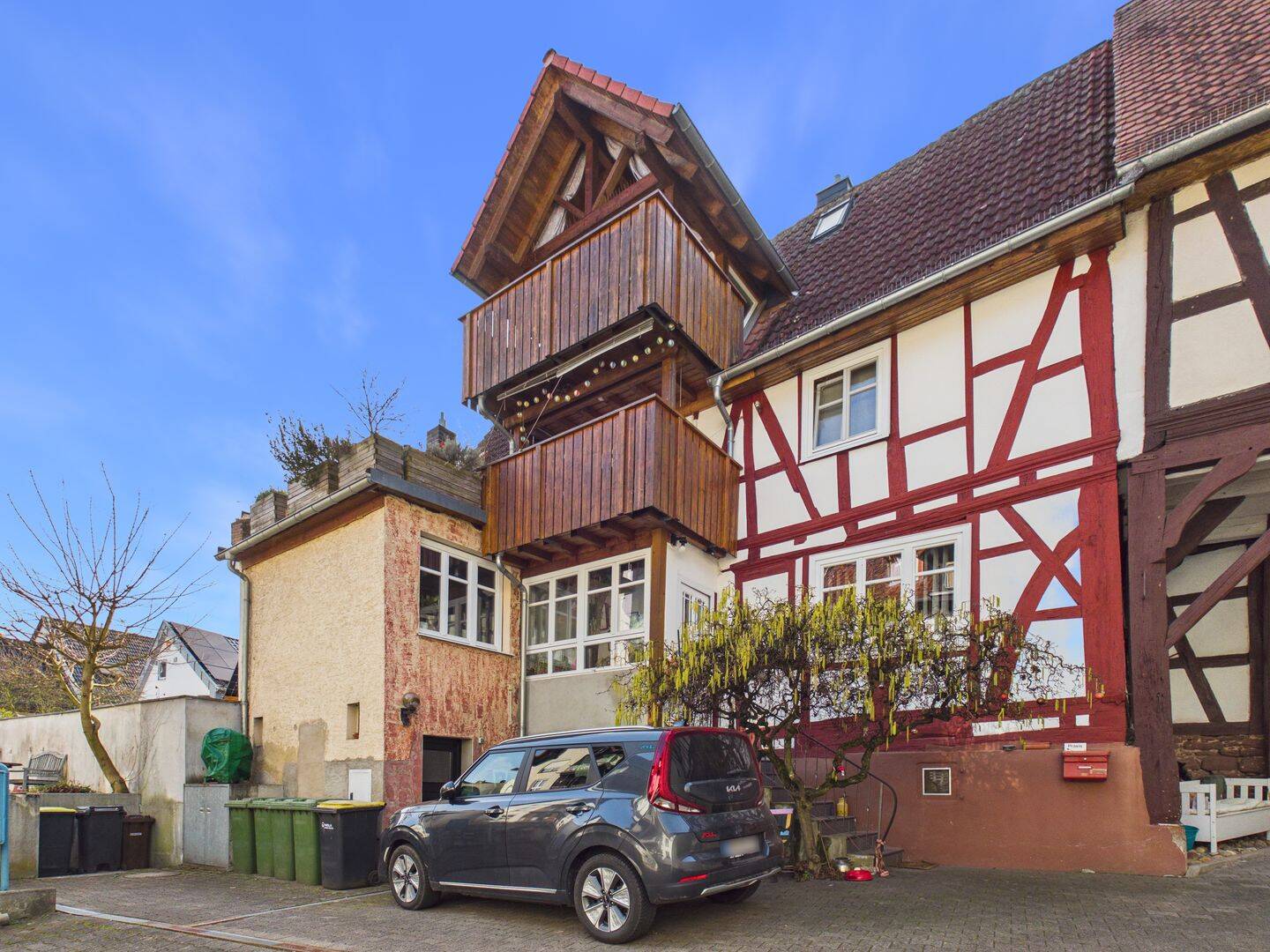 Stilvoll wohnen im Fachwerk: Einfamilienhaus mit Wellness & Einliegerwohnung in Nidderau-Windecken, 61130 Nidderau