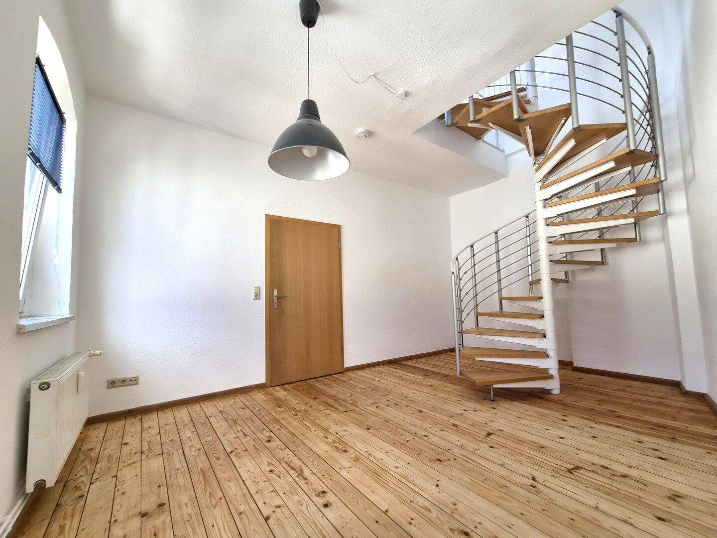 Provisionsfrei: Helle Altbau-Maisonette mit 2 Bädern & Balkon – bezugsfrei im Samariterkiez, 10247 Berlin (Friedrichshain-Kreuzberg Friedrichshain Prenzlauer Berg)