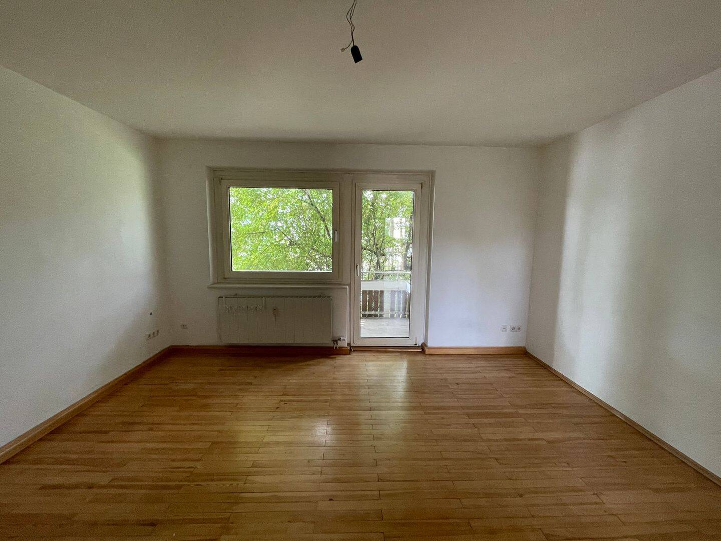 Schöne 2-Zimmer-Wohnung in Top-Lage in Erlangen Süd, 91052 Erlangen (Anger Erlangen-Ost Erlangen-Süd Innenstadt)