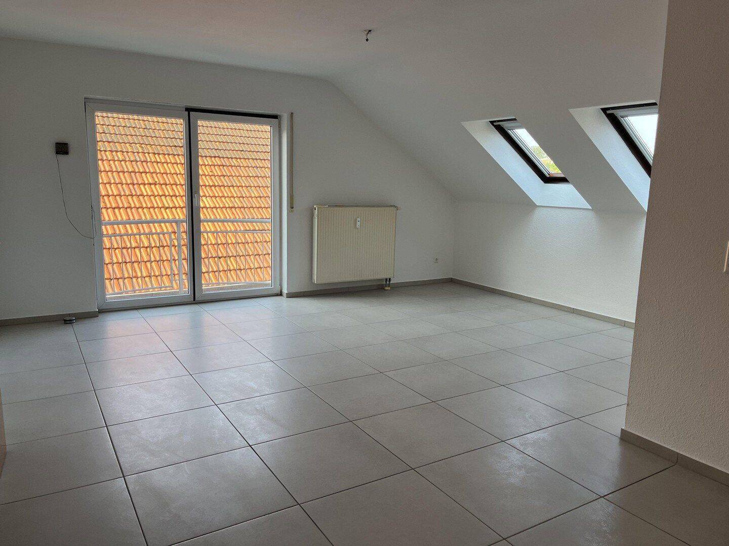 Modernisierte Dachgeschosswohnung – Sofort bezugsfrei, 76703 Kraichtal