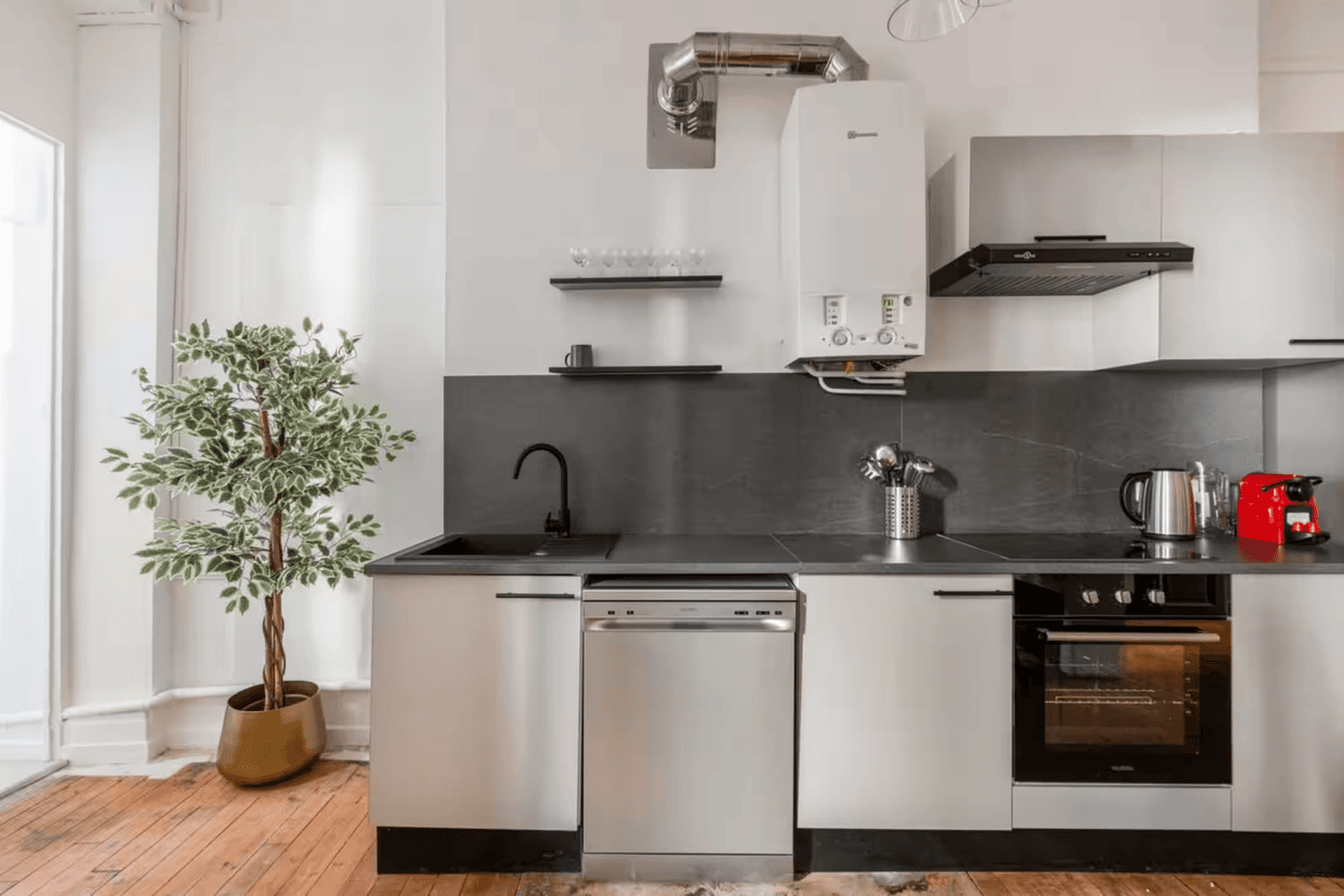 Willkommen in dieser geräumigen und hellen Wohnung., 77871 Renchen