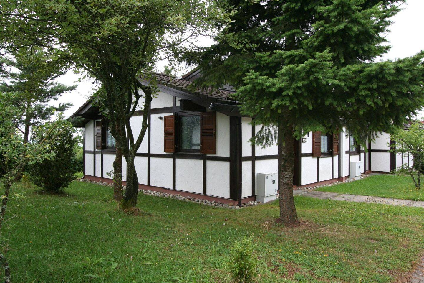 Gemütliches Ferienhaus im Grünen am Rande des Feriendorfs in Öfingen, 78073 Bad Dürrheim