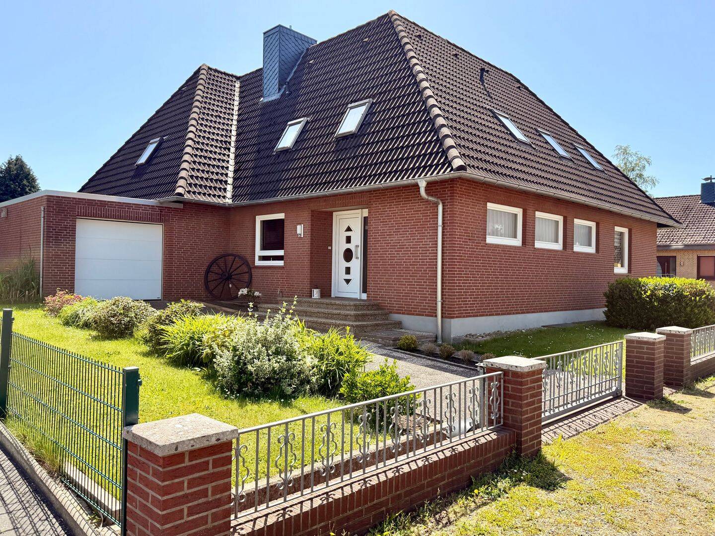 Solides Einfamilienhaus mit großer Terrasse und gepflegtem Garten in zentraler Lage, 27711 Osterholz-Scharmbeck