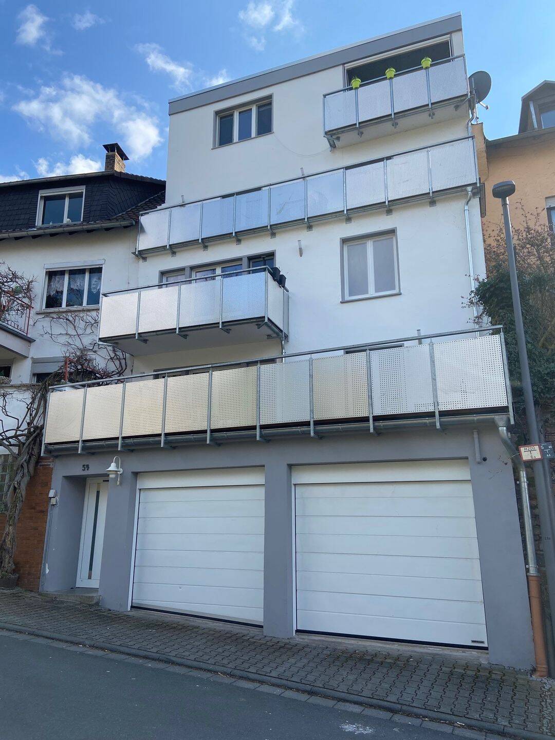 Stilvoll saniert: 2-Zimmer-Dachgeschosswohnung in Rüdesheim, 65385 Rüdesheim am Rhein