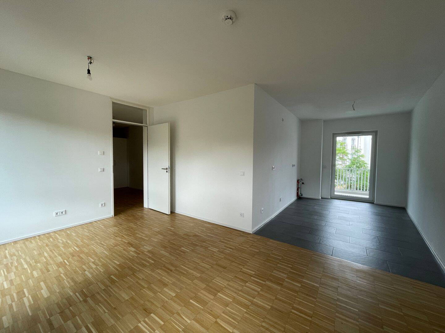Große 3-Zimmer Wohnung mit zwei Badezimmer und Loggia, 90491 Nürnberg