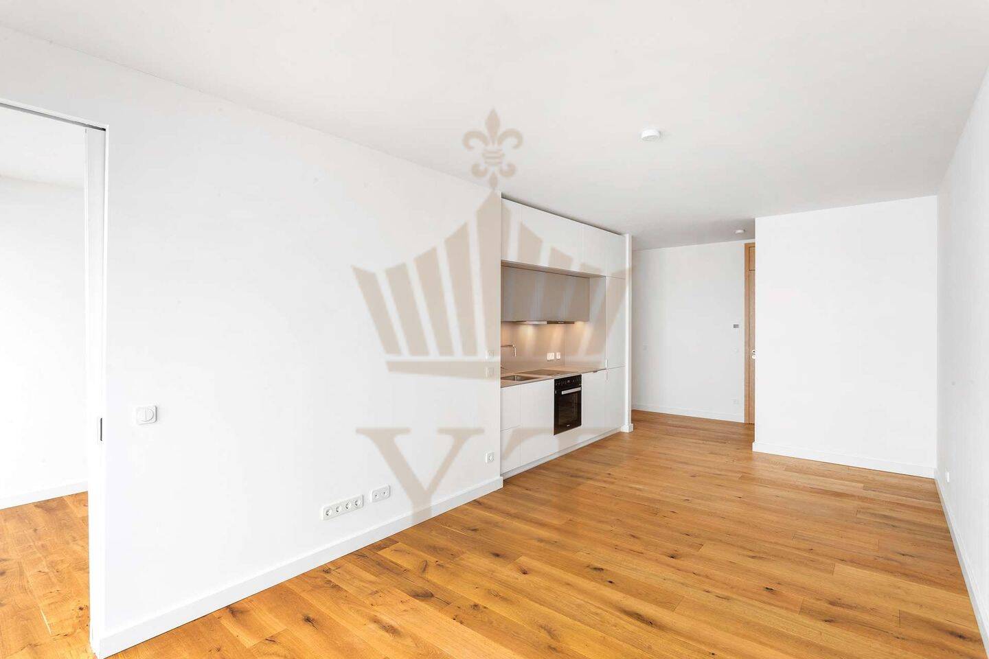 Moderne und lichtdurchflutete 2-Zi-Wohnung | mit Süd-Balkon | in Berlin-Tiergarten, 10785 Berlin (Mitte Kreuzberg Schöneberg Tiergarten)