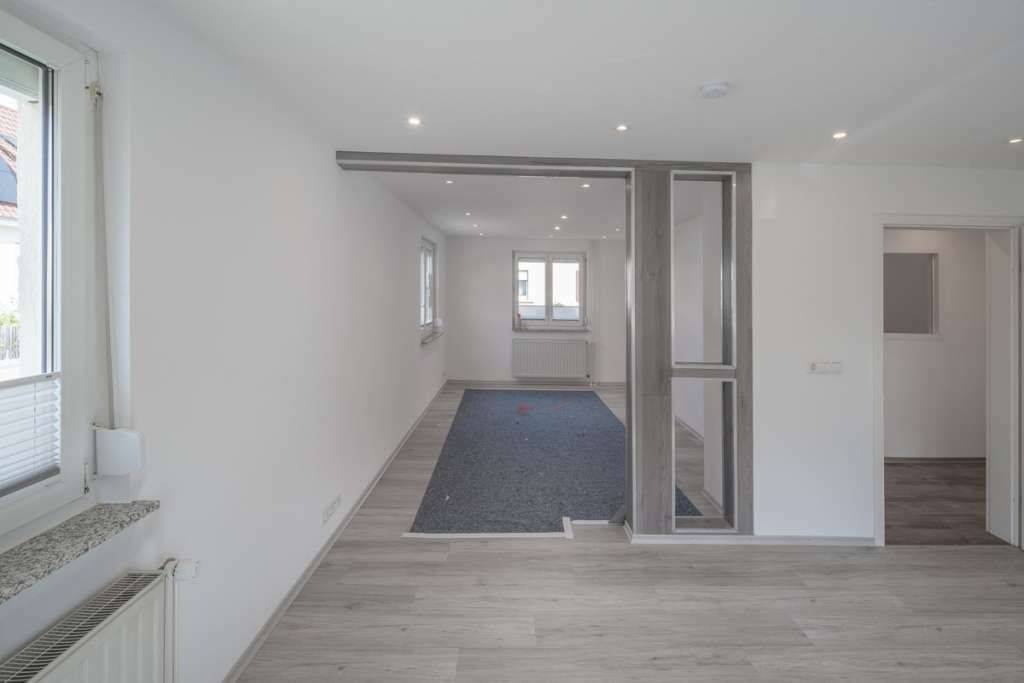 Großzügiges, modernisiertes 7-Zimmer-Haus mit ca. 160 m² Wohnfläche, 78647 Trossingen
