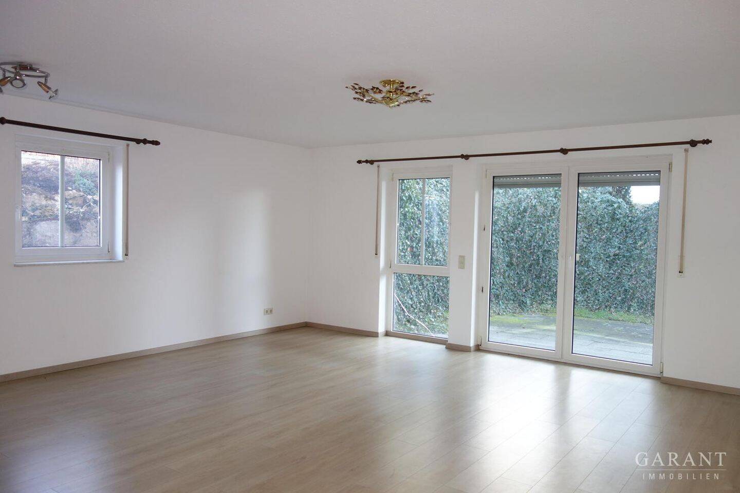 Erdgeschoss-Wohnung mit netter Terrasse!, 78078 Niedereschach