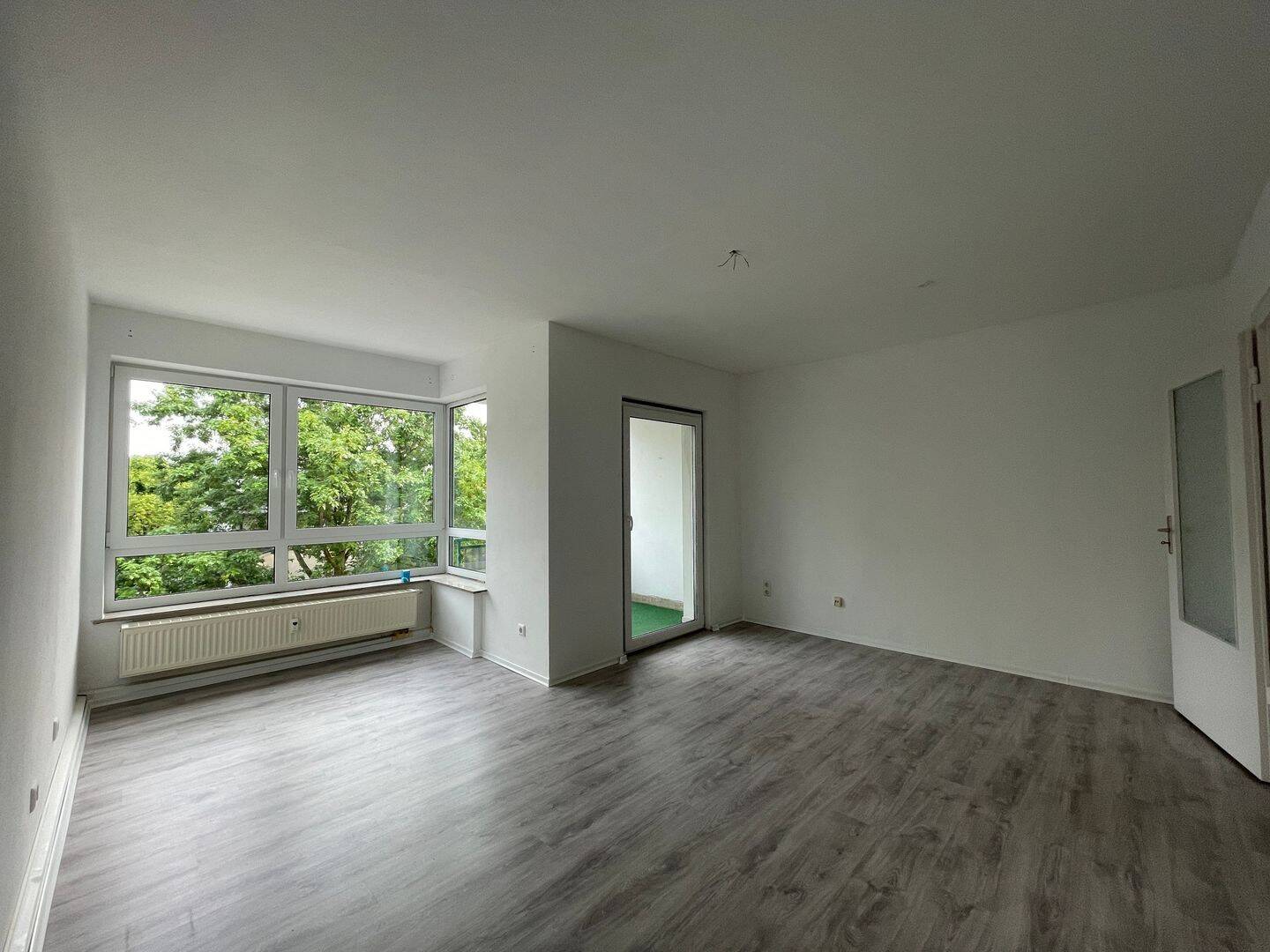Attraktive 3-Zimmer-Wohnung mit großzügiger Wohnküche und Balkon in zentraler Lage, 47495 Rheinberg