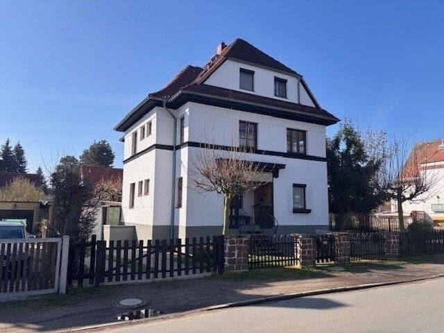 Villa ähnliches Zweifamilienhaus mit Garten und Pool auf 3 Etagen in Mölkau, 4316 Leipzig (Baalsdorf Holzhausen Mölkau)