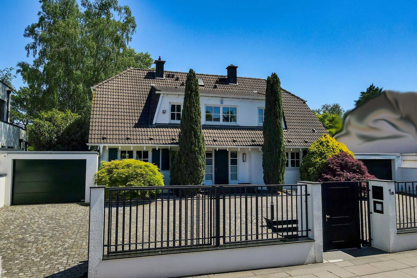 Einzigartige Landhausvilla mit traumhaftem Grundstück! Gelegen in einer Sackgasse von Alt-Meererbusch!, 40667 Meerbusch