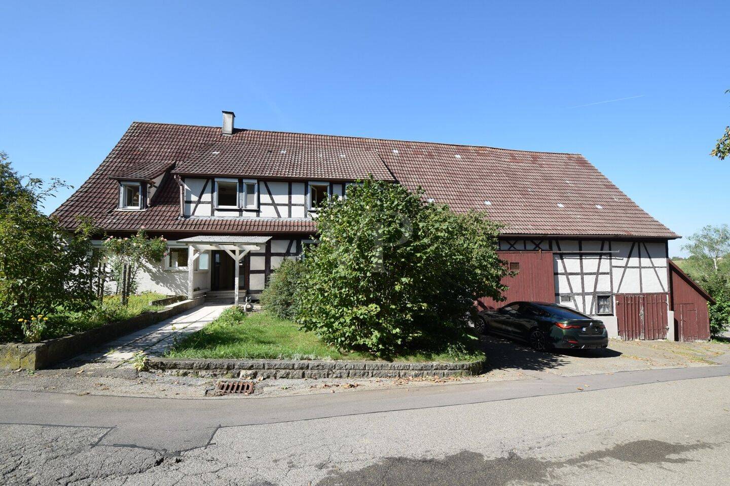 Ihr Wohnerlebnis im Grünen – Großes Bauernhaus mit Scheunenanbau und Hallengebäude bei Wallhausen, 74599 Wallhausen