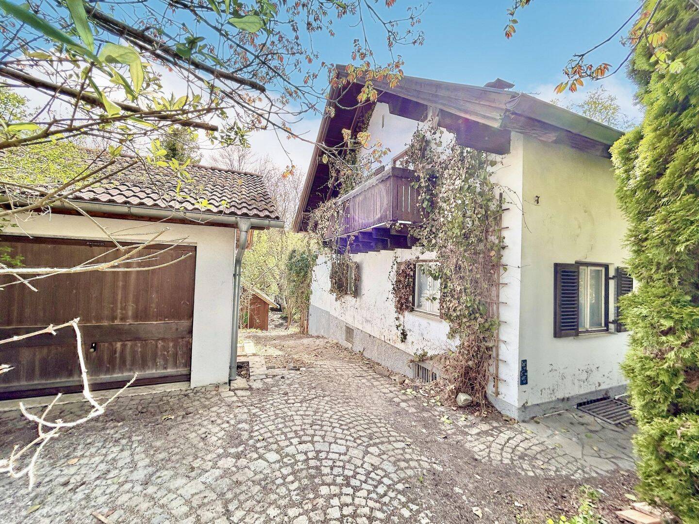 Beliebtes Penzberg: Sehr schönes Grundstück mit Altbestand und weiterem großzügigen Baufenster, 82377 Penzberg