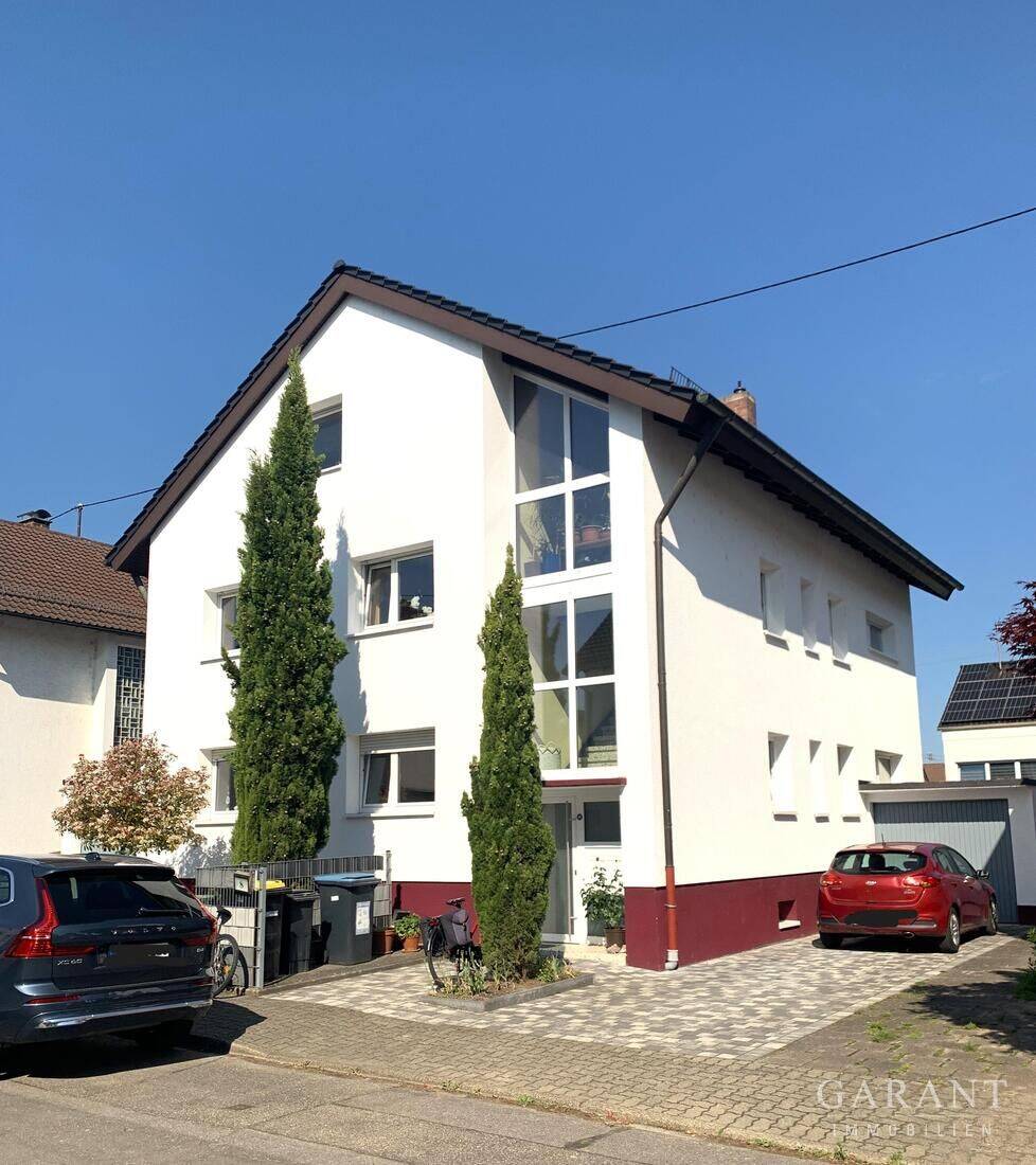 Ein schmuckes Dreifamilienhaus in guter LAGE, 76149 Karlsruhe (Neureut Nordstadt)