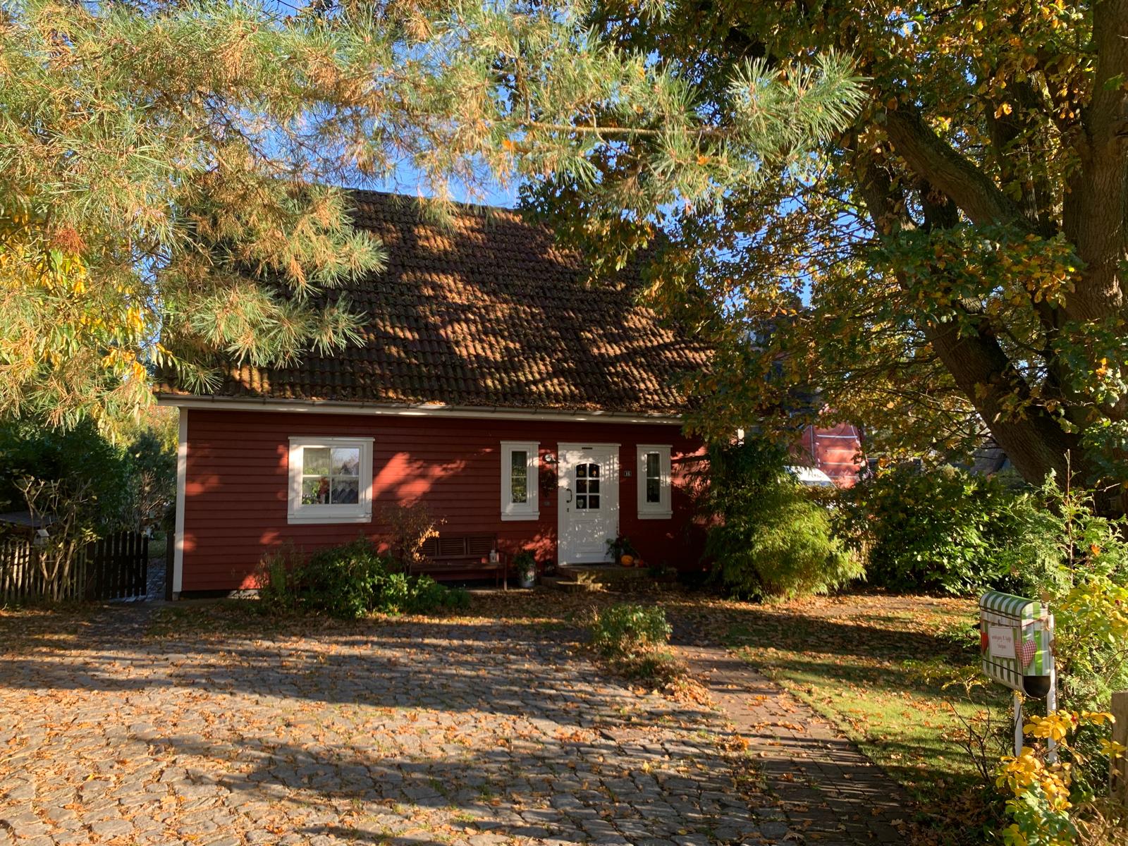 PROVIVIONSFREI- Idyllisches Schwedenhaus am Bodden in Wieck a. Darß, 18375 Born a. Darß