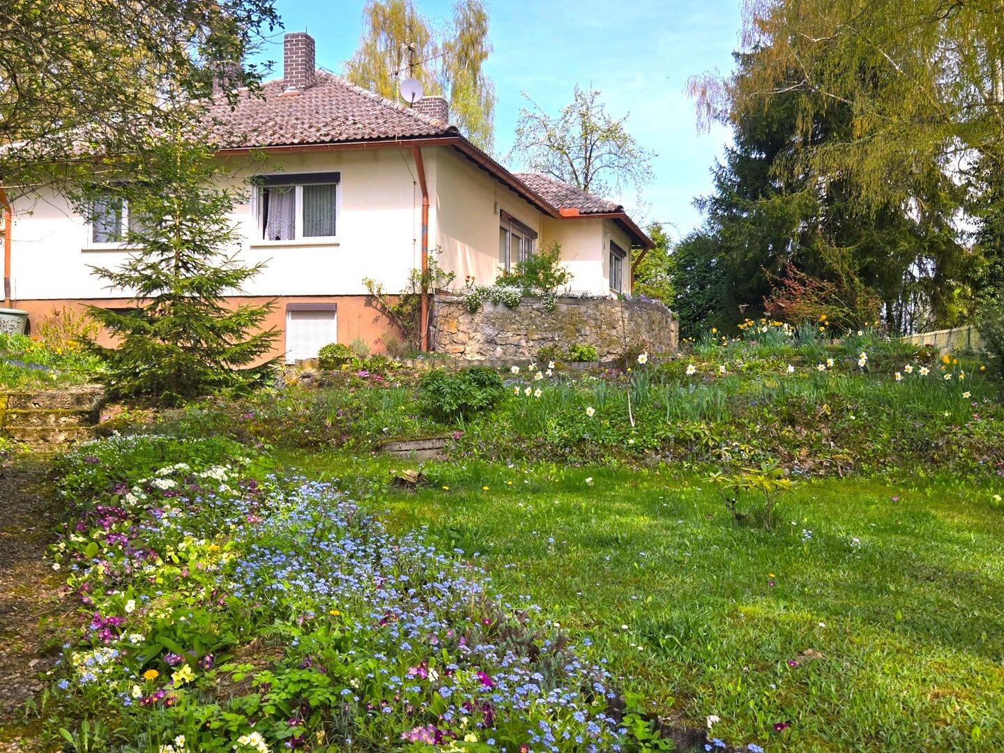 “Bungalow” 85104 Forchheim (Pförring) – Traumhaft schönes Grundstück Ortsrandlage – Sanierung o. neu bebauen!, 85104 Pförring