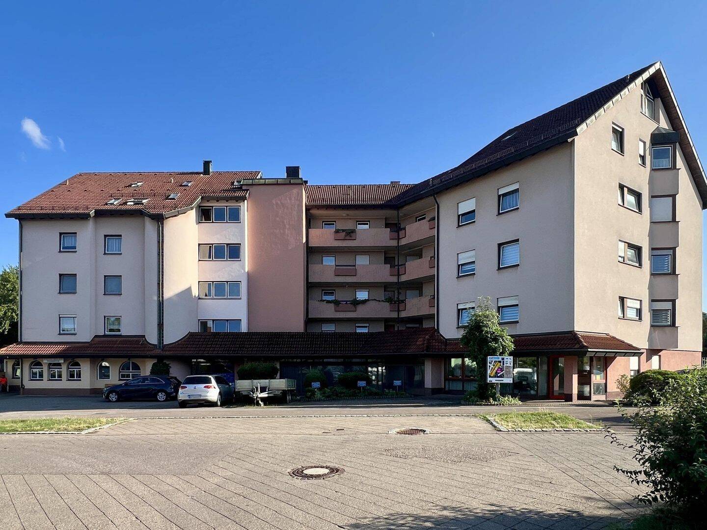 Sonnige 2-Zimmer-Eigentumswohnung mit Südbalkon, Aufzug und Tiefgaragenstellplatz, 73540 Heubach