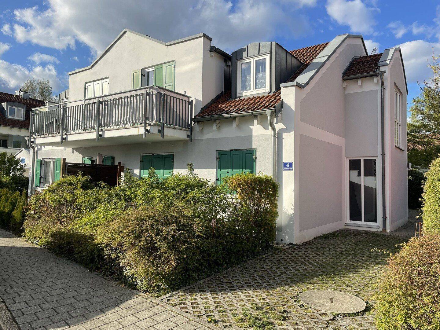 1 ZKB 24 qm *Balkon*Fußbodenheizung*EBK*TG*, 85055 Ingolstadt