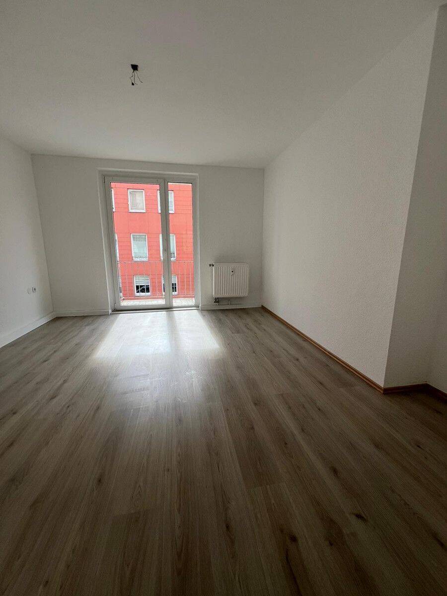 3-Zimmer-Wohnung mit 2 Balkonen in der Krefelder Innenstadt ab 1.09.2026, 47798 Krefeld (Cracau Dießem/Lehmheide Inrath/Kliedbruch Kempener Feld/Baakeshof Stadtmitte)