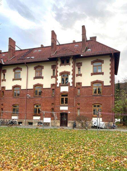 Gemütliche 2-Zimmer-Wohnung mit guter Anbindung und grünem Hinterhof!, 7743 Jena