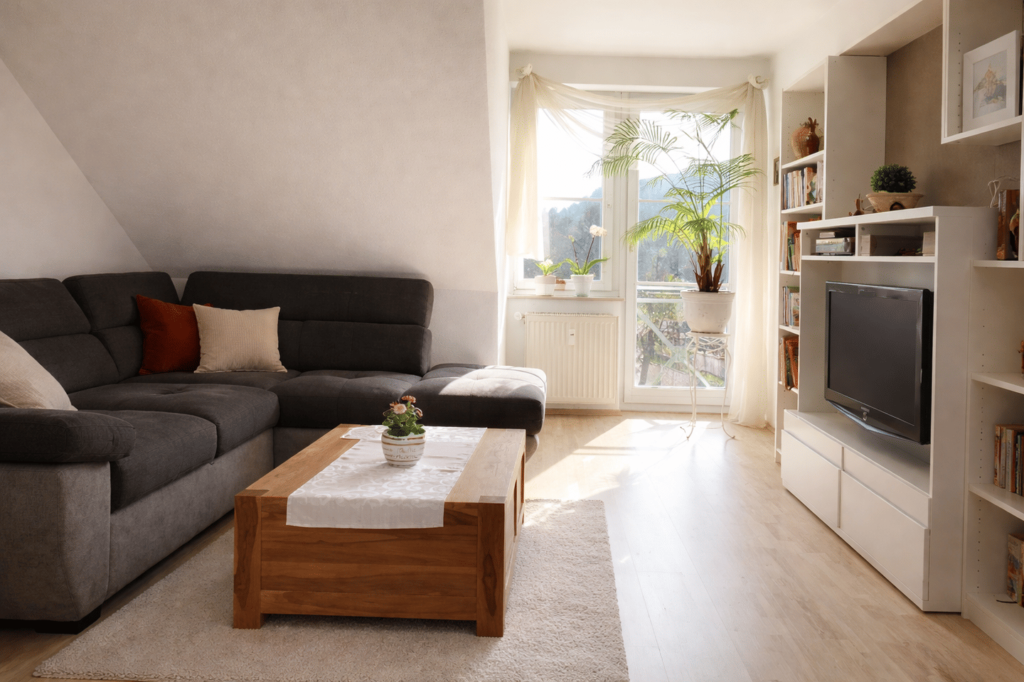 Ruhige 3-Zimmer-Wohnung in gepflegtem 6-Familienhaus, 98527 Suhl (Suhl)