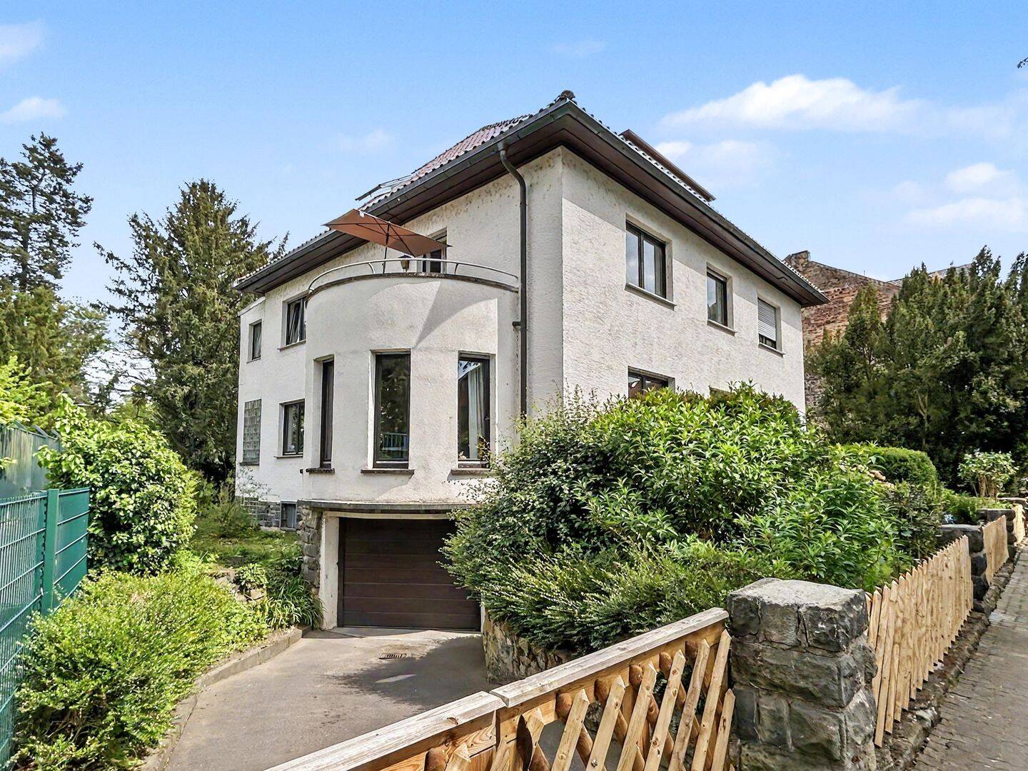 Teilvermietetes MFH mit seltener, parkähnlicher Gartenidylle in zentraler Lage von Hanau, 63450 Hanau