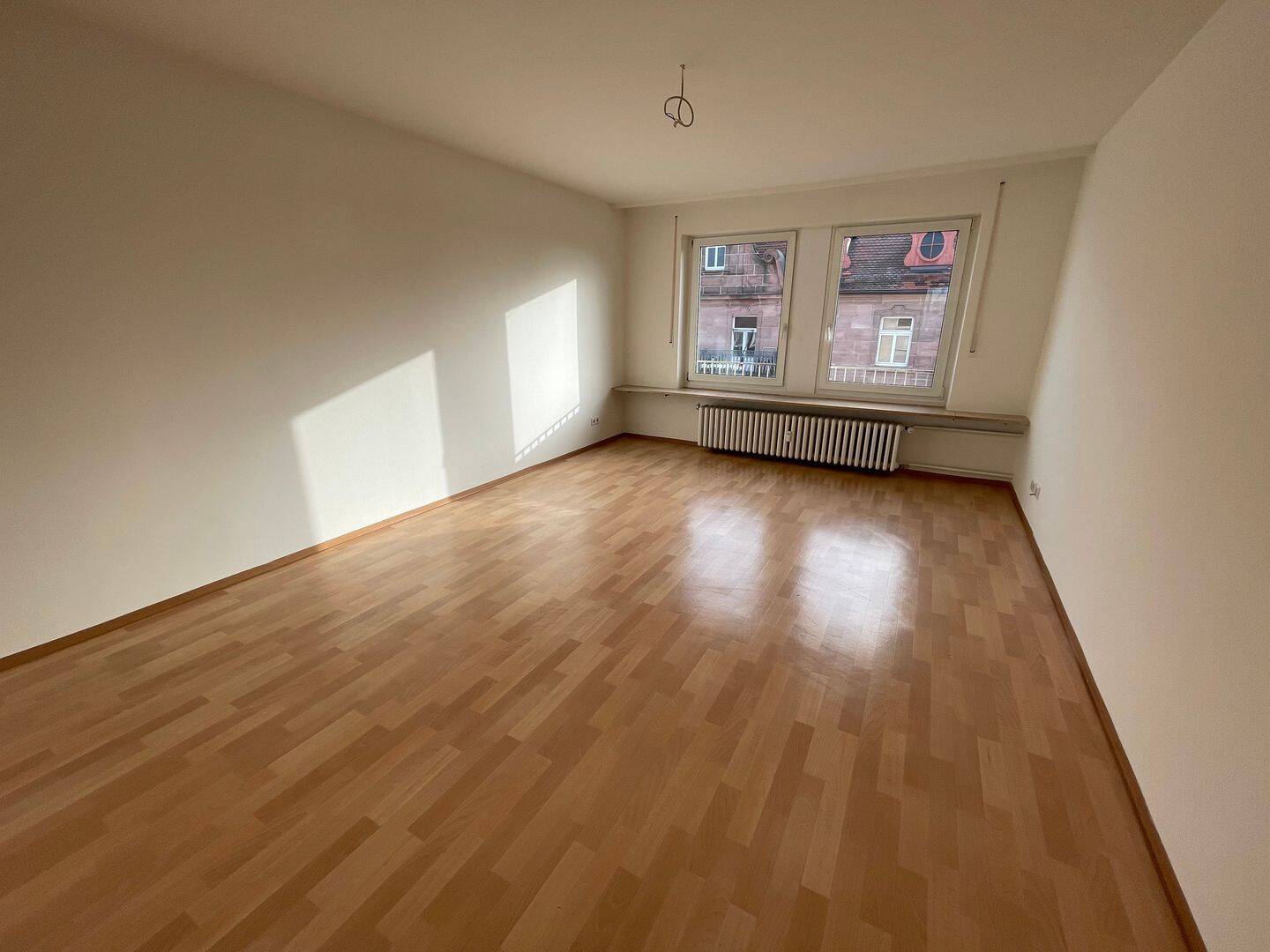 Sehr geräumige 1-Zimmer-Wohnung mit Einbauküche im Stadtteil Rennweg – Sulzbacher Straße, 90489 Nürnberg (Gärten bei Wöhrd Rennweg Veilhof Wöhrd)