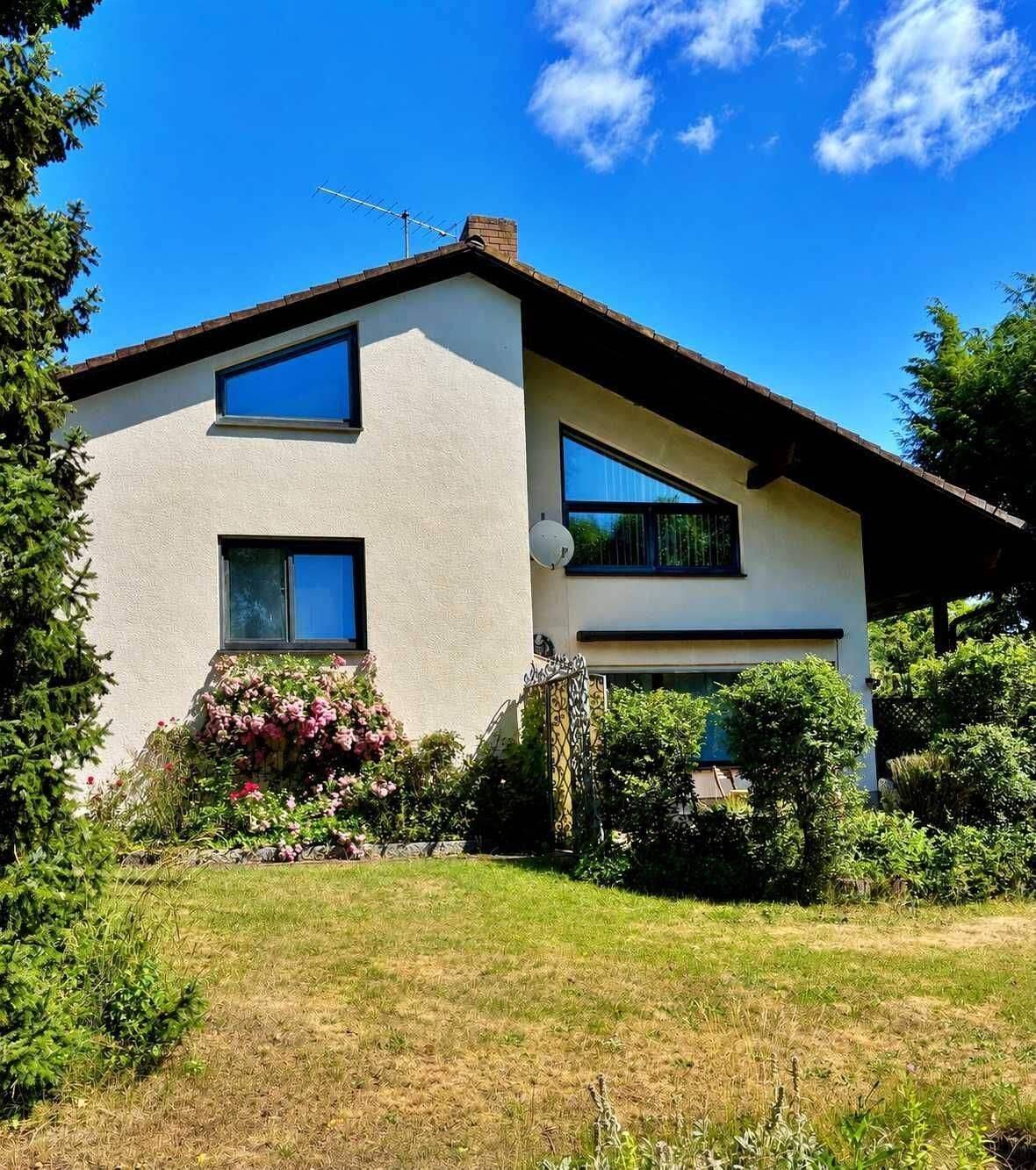 Split-Level-Einfamilienhaus auf großem Grundstück, 92272 Freudenberg