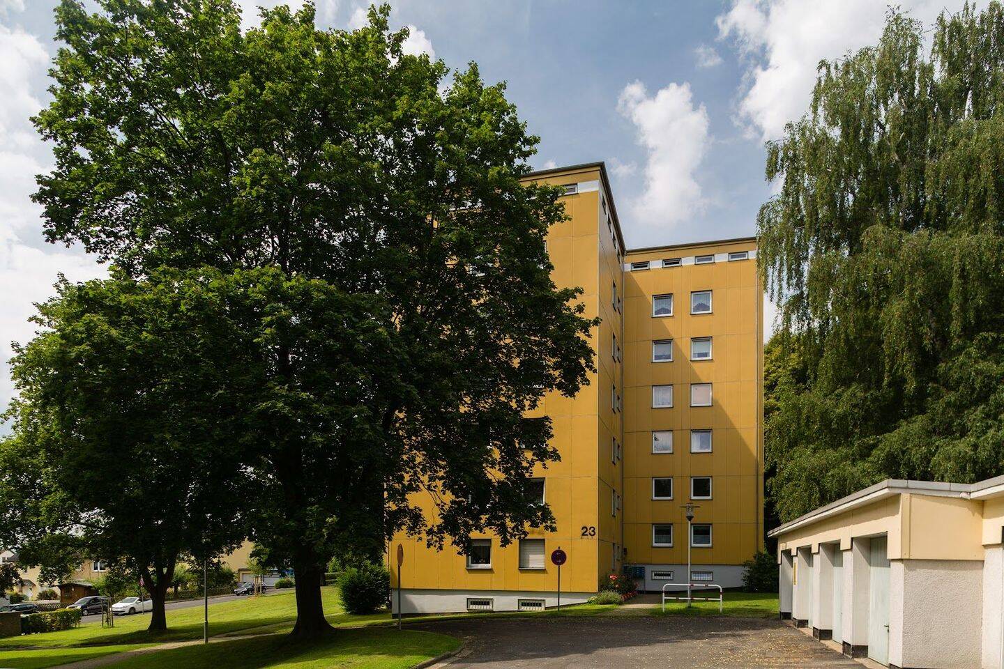 Komfortable 3-Zimmer-Mietwohnung mit Balkon, Badewanne und Keller, 34125 Kassel