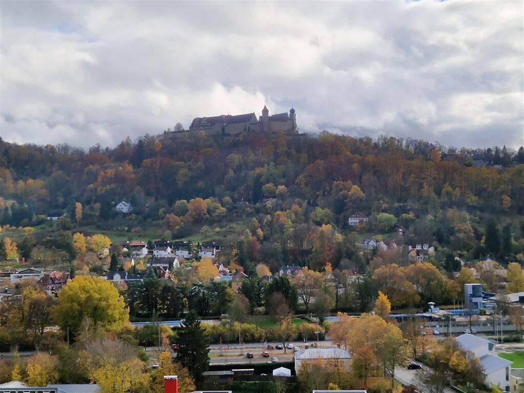 CO-City ** wirklich über den Dächern von CO ** EBK ** neu renoviert, 96450 Coburg