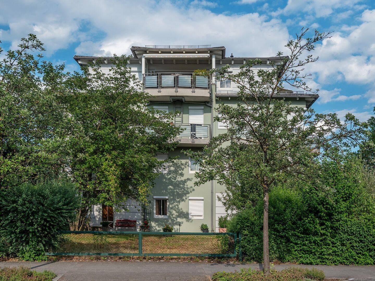 MAIER – Moderne 3-Zimmerwohnung mit 4 Balkonen, Aufzug, TG-Einzelstellplatz!, 85598 Vaterstetten