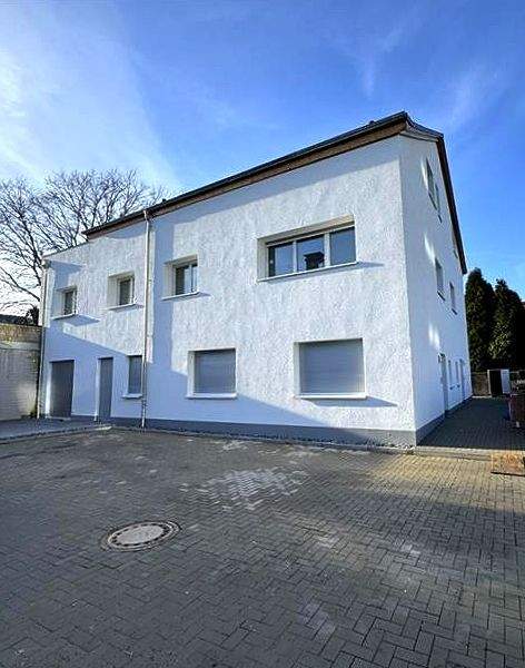 Helle und geräumige Wohnung mit großer Dachterrasse in ruhiger Lage von Herten, 45701 Herten