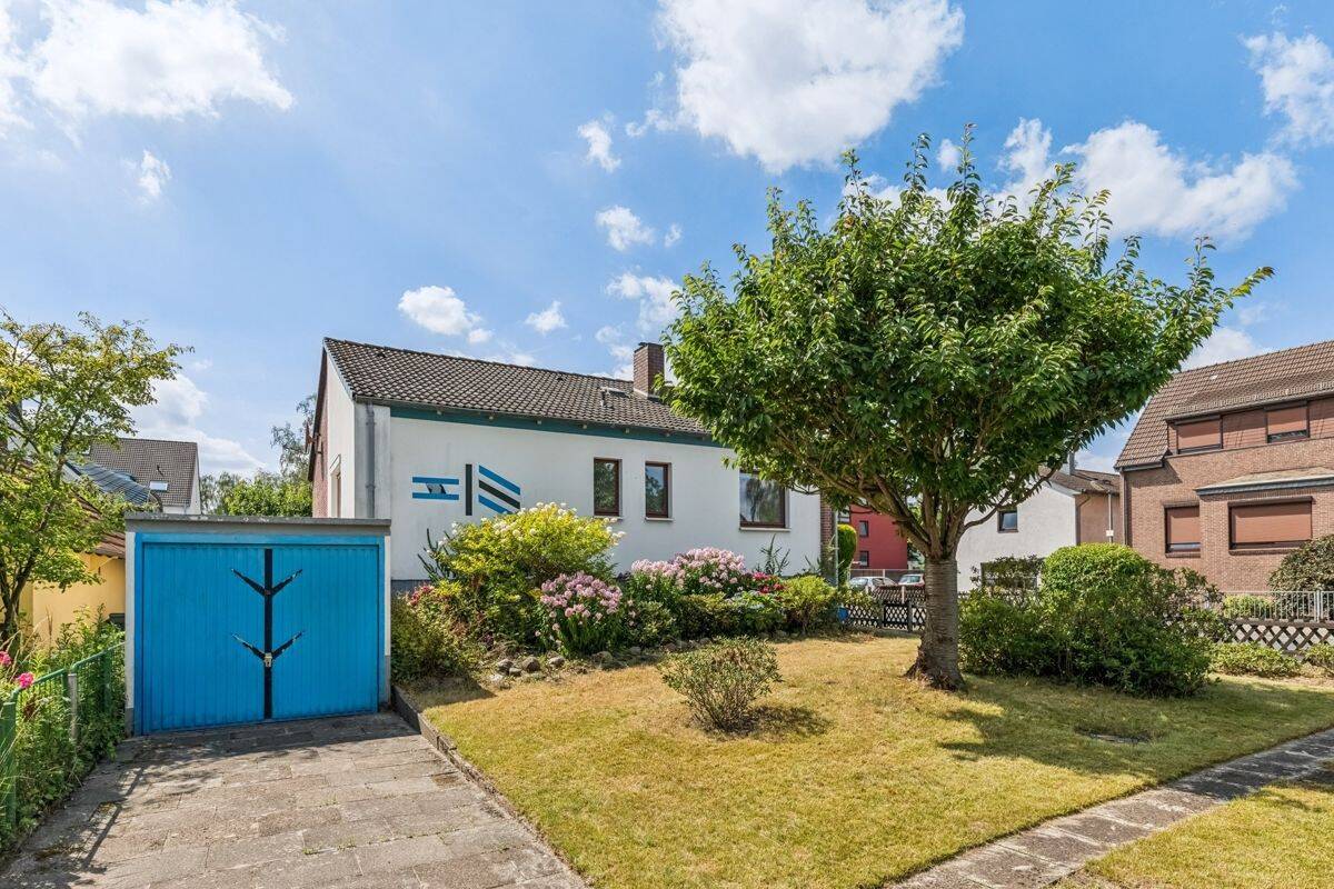 Einfamilienhaus mit Garage auf großzügigem Gartengrundstück in Burg-Grambke zur Modernisierung, 28719 Bremen (Blockland Burg-Grambke Burgdamm Werderland)